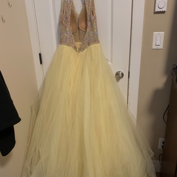 Prom dress/gown - Picture 2 of 3